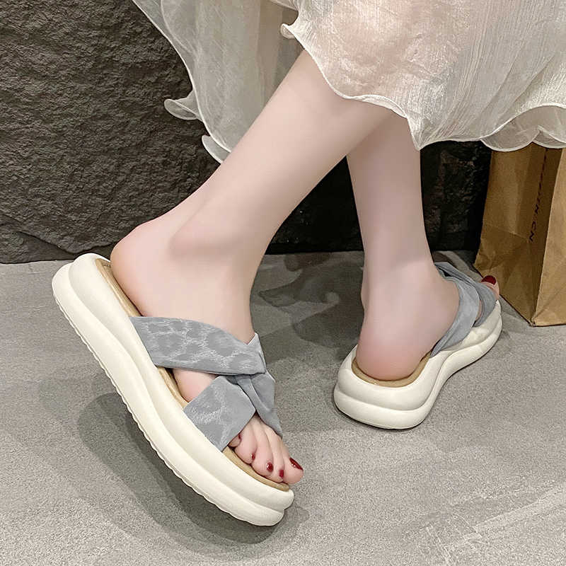 รองเท้าแตะฤดูร้อนที่ไม่ลื่น รอ - Sewing New บทวิจารณ์และราคา